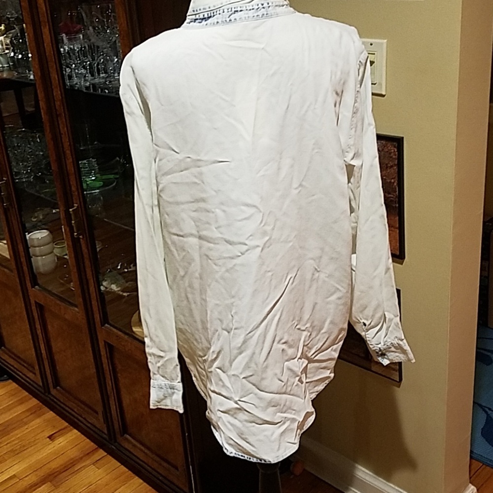 Nwt Two By Vince Camuto Snap Button Down Blouse - image 4